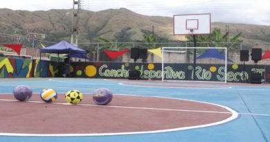 Gobierno Bolivariano rehabilita cancha deportiva en municipio Santiago Mariño de Aragua