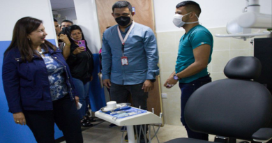 Reinauguran dos centros de salud en Caracas