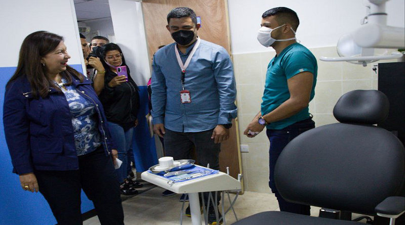 Reinauguran dos centros de salud en Caracas