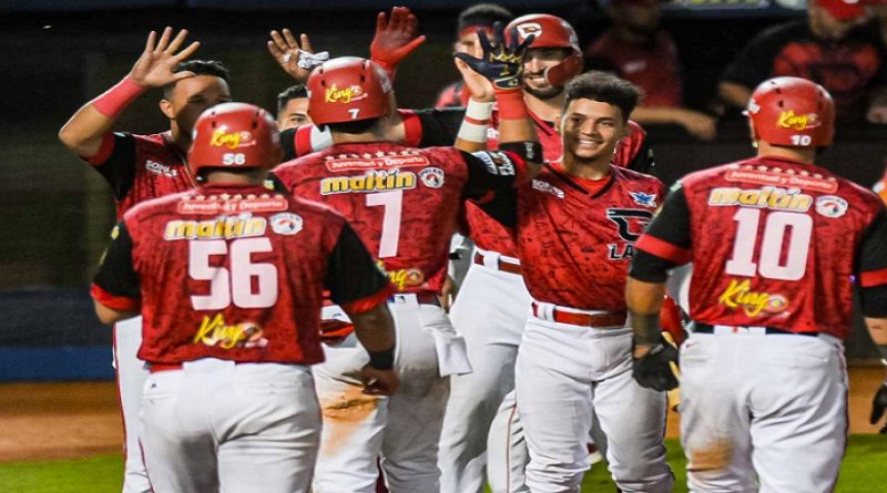 Cardenales se lleva la doble tanda ante Águilas