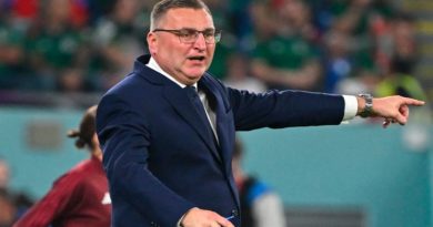 Polonia destituye a su entrenador tras Mundial de Qatar