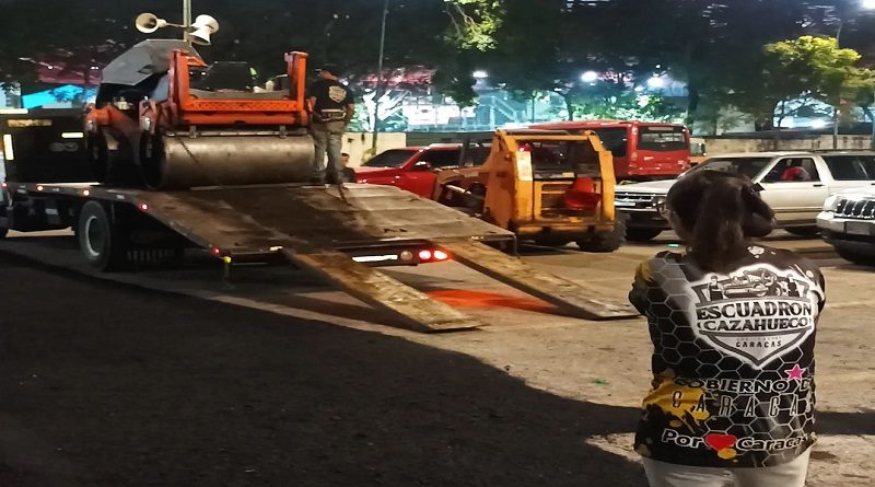 Escuadrón Caza Hueco repara calles de la parroquia San Agustín