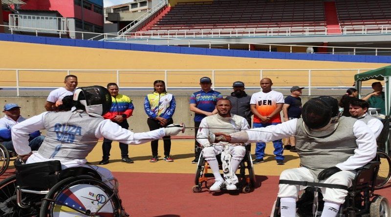 Atletas paralímpicos realizan exhibiciones en Velódromo Teo Capriles