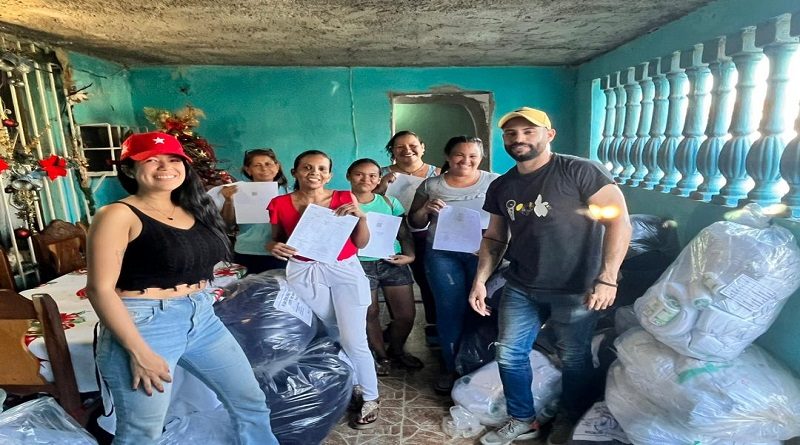 Vinculan a más de 90 Organizaciones socioproductivas y emprendedores al Plan textil Comunal 2022-2023 en Miranda