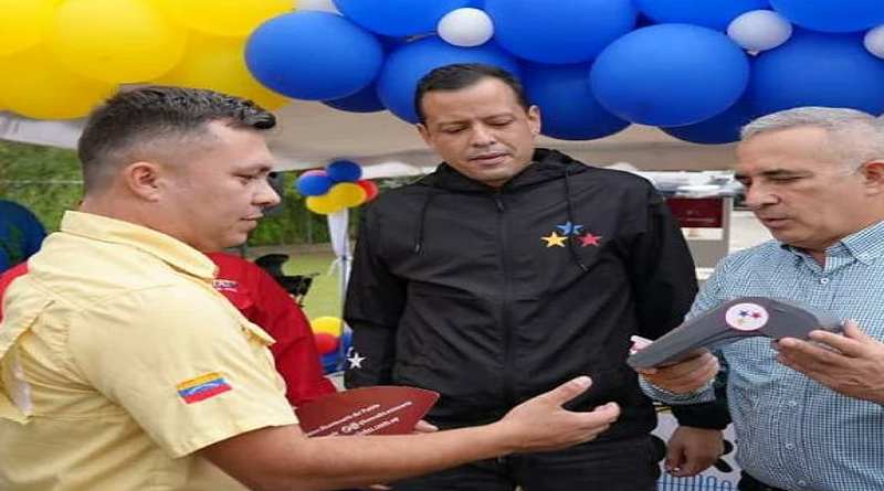 Banco Bicentenario entrega créditos para adquirir máquinas fiscales en Táchira