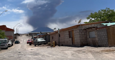 Elevan alerta por actividad del volcán Láscar en Chile