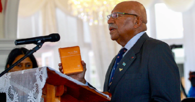 El líder opositor Sitiveni Rabuka es investido primer ministro de Fiyi