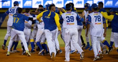 Magallanes barre a Leones 15-14 en histórica jornada en Valencia