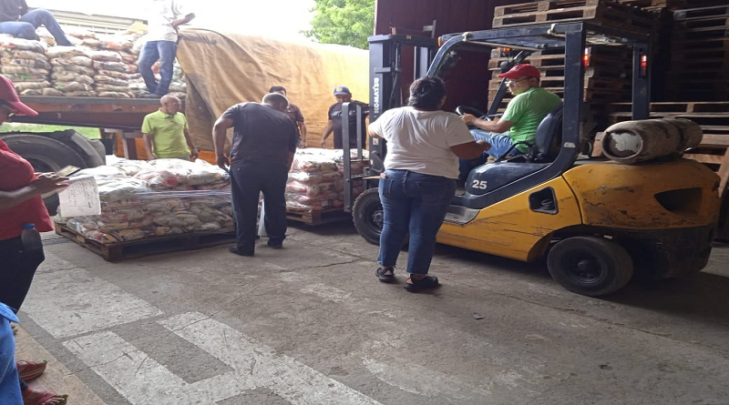 Plan Nacional de Distribución de Alimentos atiende a familias de Lara