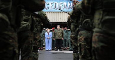 Jefe de Estado dirige Acto de Salutación a integrantes de la FANB