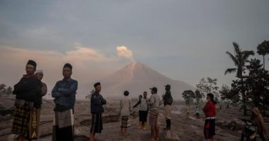Erupción del volcán Semeru provoca la evacuación de cerca de 2.500 personas en Indonesia