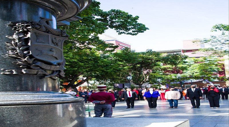 Con actividades culturales recuerdan siembra de El Libertador en Caracas