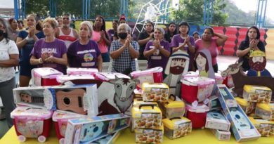 Entregan juguetes a 60 mil niños en La Guaira