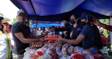 Distribuyen proteína animal familias en Catia La Mar
