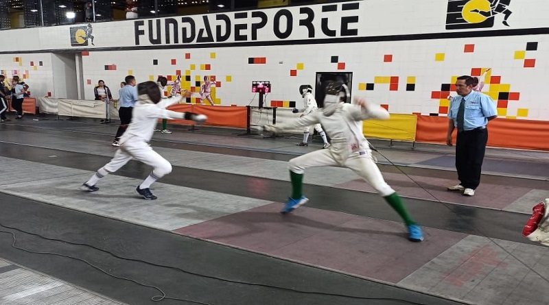 Más de 300 atletas de esgrima compiten en la Copa Navidad 2022 en Carabobo