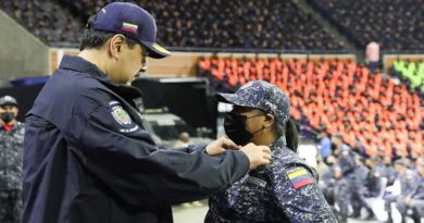Más de 4 mil graduandos egresan de la UNES para proteger y servir al pueblo venezolano