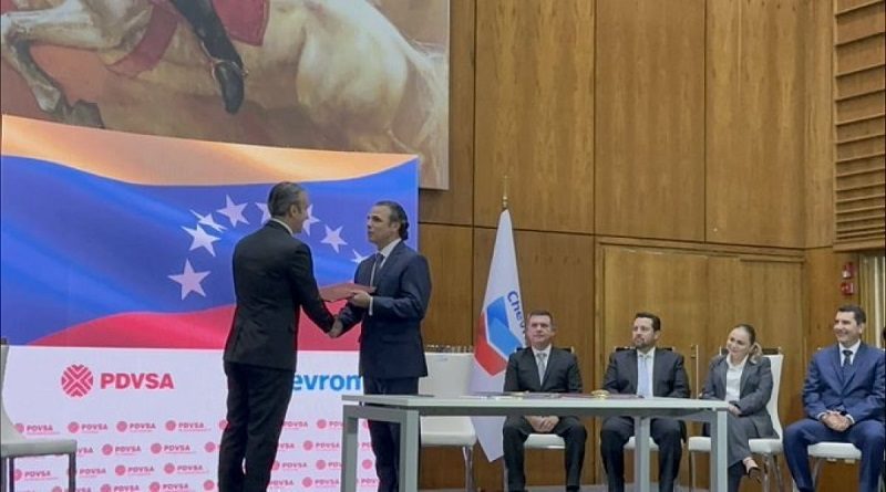 Celebran firma de contrato entre PDVSA y Chevron en Caracas