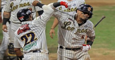 Leones remontan para vencer 10-9 a los Tigres