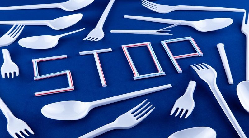 Reino Unido prohibirá los platos y cubiertos de plástico de un solo uso