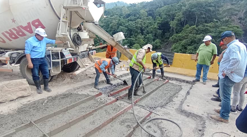 Avanza recuperación del puente Caracol en Mérida