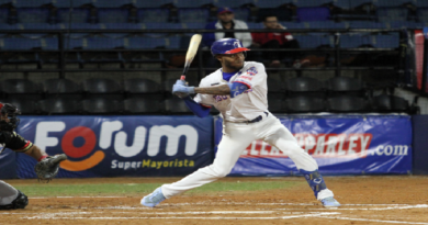 Tiburones frenó a Magallanes y volvió al primer lugar