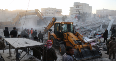 Derrumbe de edificio deja 16 fallecidos en Siria