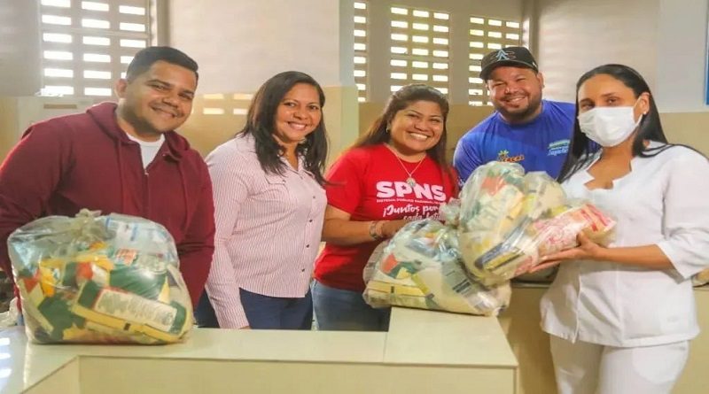 Entregan combos alimenticios a trabajadores de Hospital Dr. Luis Razetti en Anzoátegui