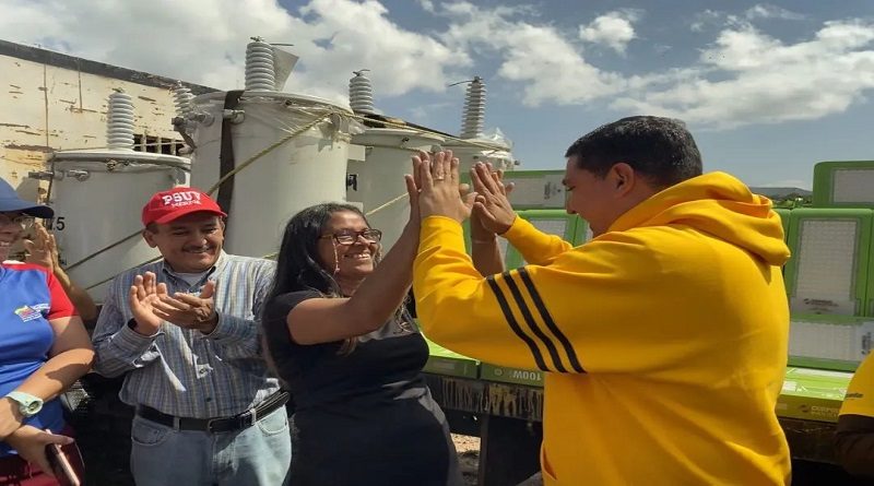 Entregan más de 1600 luminarias para alumbrado público en Mérida