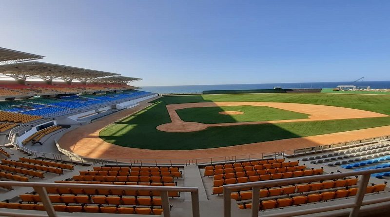 Inspeccionan trabajos de reestructuración del estadio Luis García Carneiro de La Guaira