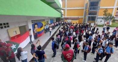 Estudiantes retornan a actividades académicas en el territorio nacional