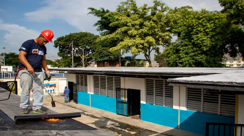 Bricomiles promote organization and action to beautify school spaces in the country Bricomiles promote organization and action to beautify school spaces in the country