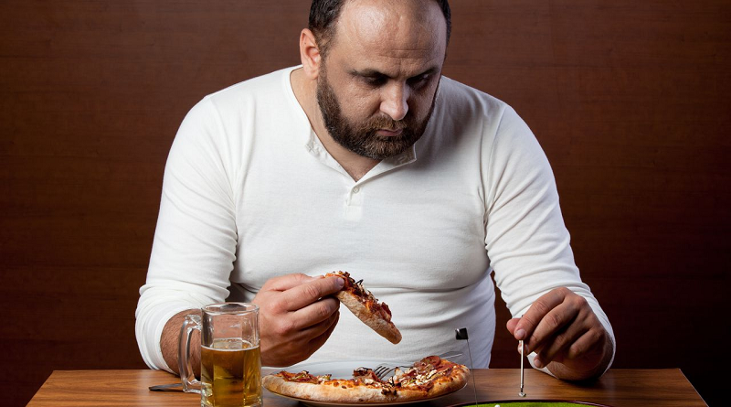 Entérate cómo afecta al hígado consumir comida chatarra