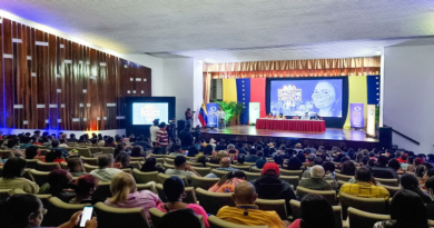 Realizan debate en primer Encuentro Nacional de Maestros Indígenas Venezolanos