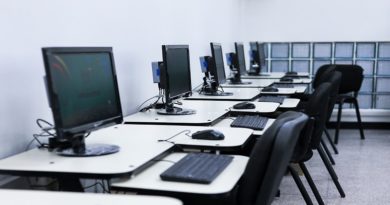 Gobierno nacional entrega equipos tecnológicos en Facultad de Ingeniería de la UCV