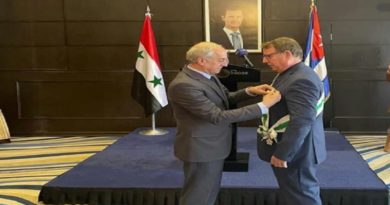 Otorgan Medalla Siria al Mérito a embajador de Cuba Miguel Porto Parga