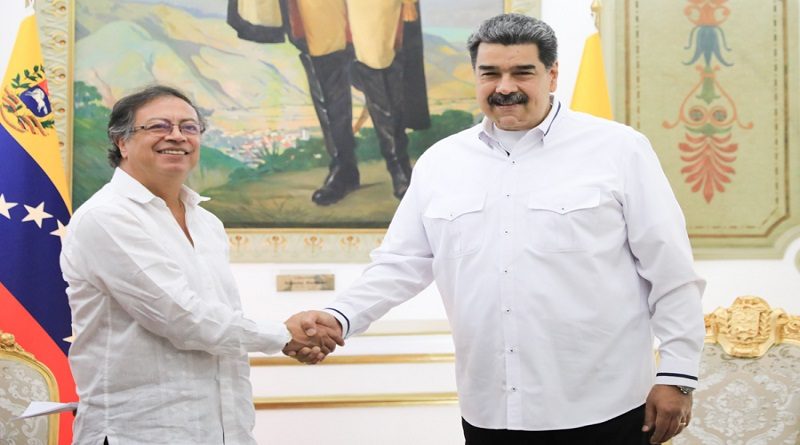 Presidente de Colombia llega a Miraflores para sostener reunión bilateral con su homólogo Maduro