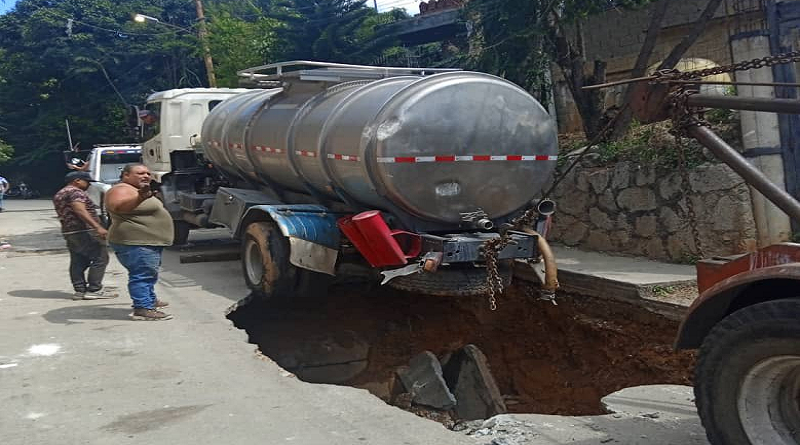 Realizan labores por hundimiento de vía en La Vega de Caracas