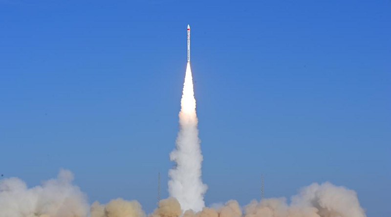 Cohete comercial CERES-1 Y5 pone cinco satélites en órbita