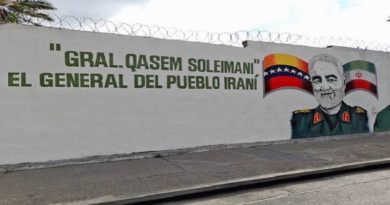 Inauguran mural en honor al líder de la Revolución Islámica Qasem Soleimani en el 23 de Enero