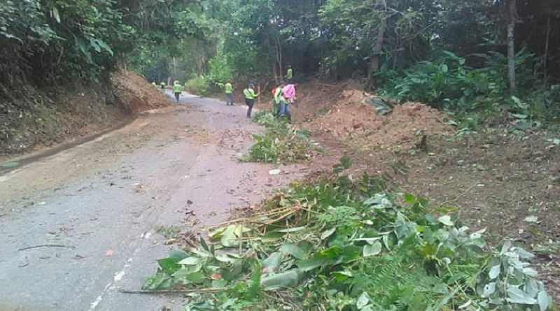 Realizan mantenimiento en carretera Ocumare de la Costa estado Aragua