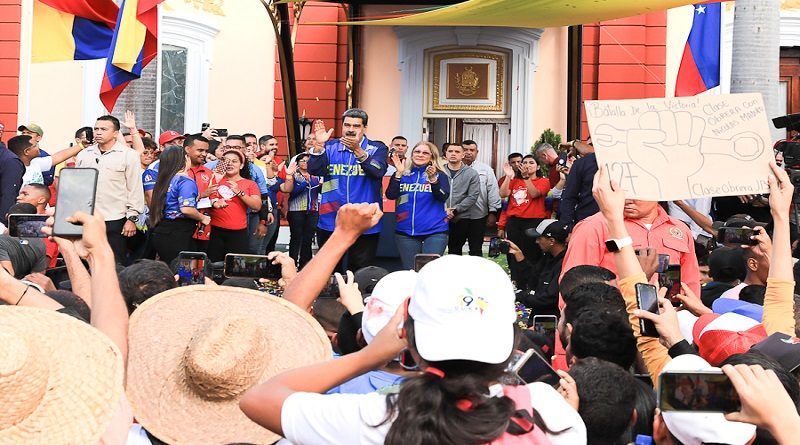 Presidente Maduro: La juventud esta llamada a librar la Patria de las sanciones imperialistas