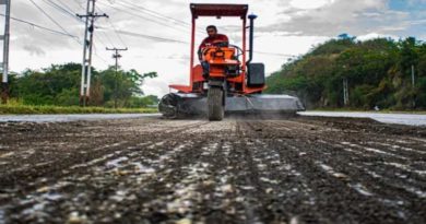 Rehabilitan más de 20 kilómetros de vialidad agrícola en Araira estado Miranda
