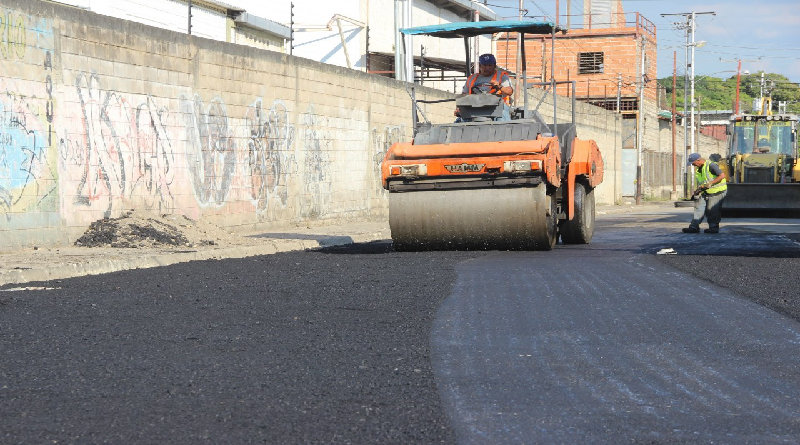 Rehabilitan vialidades del municipio Girardot a través del Plan Caya de Asfalto