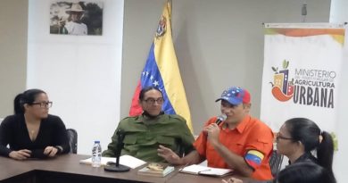 Ciara homenajeó a líderes del 4-F en actividad formativa dirigida a servidores y productores