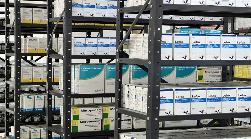 Empresas farmacéuticas ejecutan plan para robustecer producción de medicamentos en el país