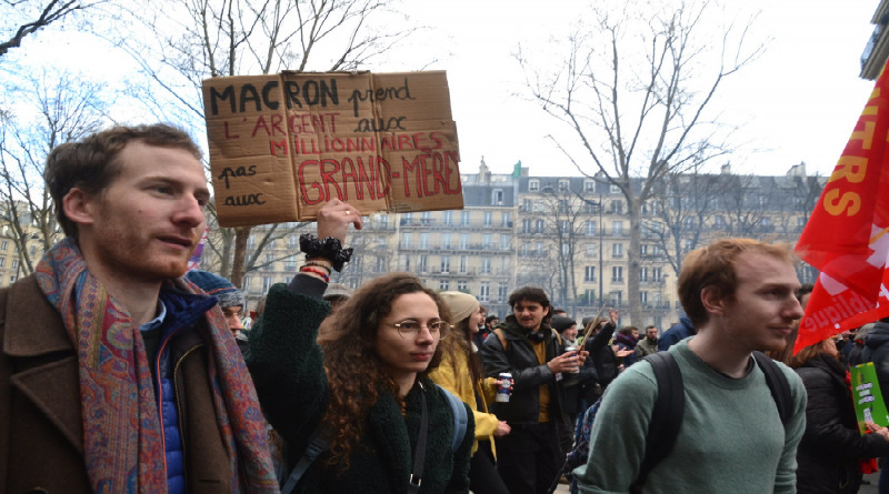 Franceses se movilizan nuevamente contra reforma de pensiones