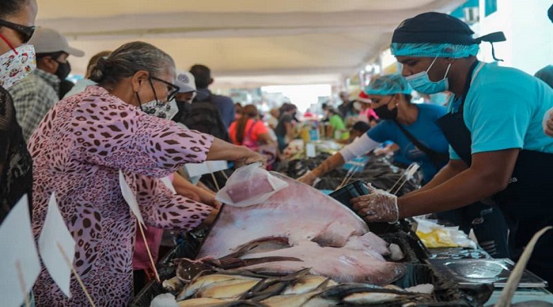 Feria del Cardumen distribuirá un millón 500 mil kilos de pescado en el país