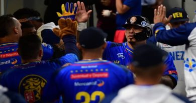 Leones de Venezuela inician con victoria en la Serie del Caribe Gran Caracas 2023