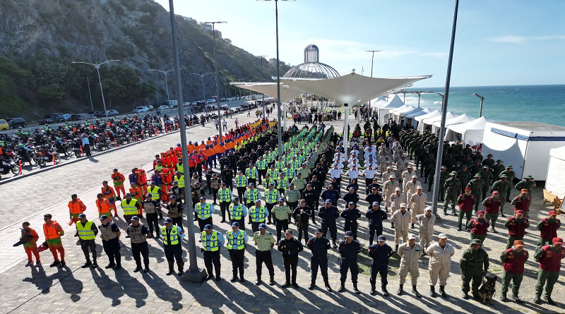 Presidente Maduro felicita a organismos de seguridad por garantizar tranquilidad y protección a temporadistas en Carnavales 2023