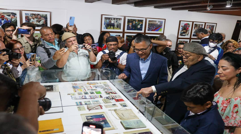 Inauguran exposición “Todo Frasso” en PDVSA La Estancia